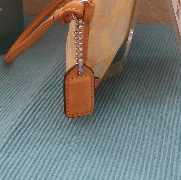SOLD Coach Optic Signature Sateen Wristlet Buttercup Yellow - Picture 3 of 7